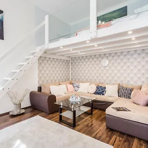 Bpr Stylish Mosaic With Terrace Appartamento Budapest
